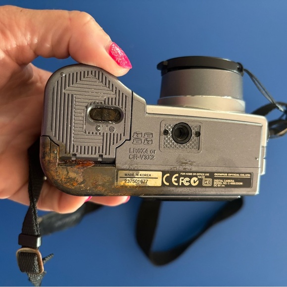 Olympus CAMEDIA C-4000 Zoom 4.0MP Digital Camera - Picture 4 of 7